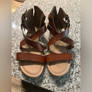 Brown Leather Razorback Sandals with Buckle Accent. Size 12